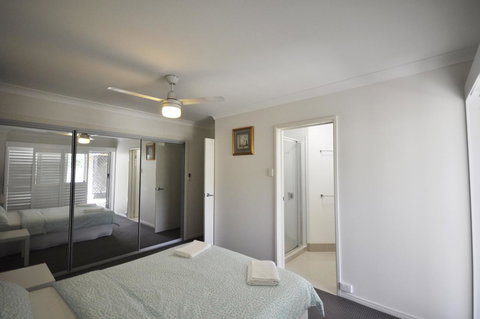 Ocean Wave - Accommodation Mooloolaba 13