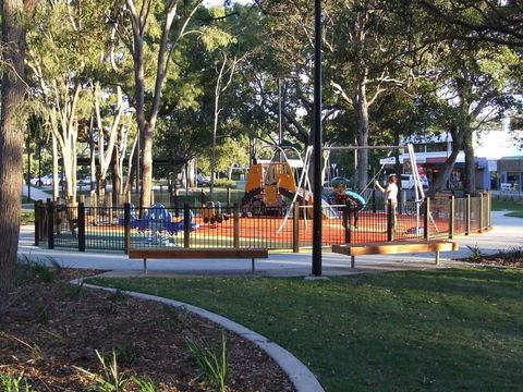 Close To Surf Beach, Surf Club, Hotel And Shops - Boyd St, Woorim - Accommodation Mooloolaba 7