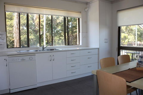 Close To Surf Beach, Surf Club, Hotel And Shops - Boyd St, Woorim - Accommodation Mooloolaba 4