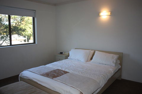 Close To Surf Beach, Surf Club, Hotel And Shops - Boyd St, Woorim - Accommodation Mooloolaba 6