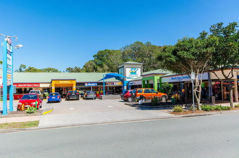 Close To Surf Beach, Surf Club, Hotel And Shops - Boyd St, Woorim - Accommodation Mooloolaba 17