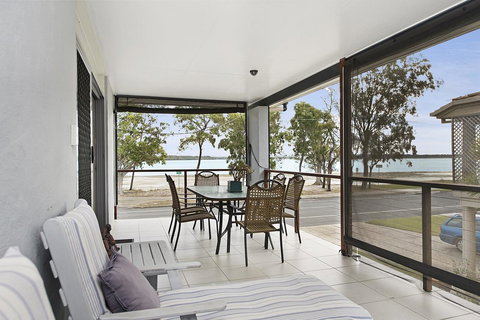 Fishing And Swimming At Your Doorstep - Sylvan Beach Esp, Bellara - Accommodation Mooloolaba 5