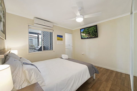 Fishing And Swimming At Your Doorstep - Sylvan Beach Esp, Bellara - Accommodation Mooloolaba 3