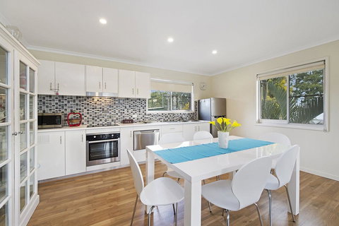 Fishing And Swimming At Your Doorstep - Sylvan Beach Esp, Bellara - Accommodation Mooloolaba 15