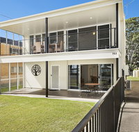 Waterfront Retreat with room for a boat - Welsby Pde Bongaree - Accommodation Mooloolaba
