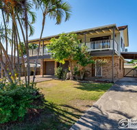 Family Holiday Haven on Boronia 100m to Beach - Accommodation Mooloolaba