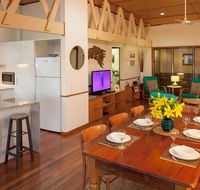 Claytons on Cylinder Beach Front - Accommodation Mooloolaba