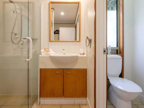 Claytons 9 - Accommodation Mooloolaba 13