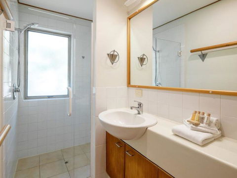 Claytons 9 - Accommodation Mooloolaba 8