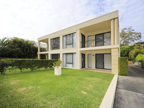 'Bagnall Views' 2/161 Government Rd - Stylish & Modern Duplex Across The Road To The Waters Edge - Accommodation Mooloolaba 0