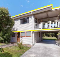 'Beach Break 1' 1/10 Lionel Street - upstairs unit with Aircon - Accommodation Mooloolaba