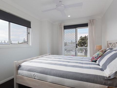 'Birubi Breezes', 2/7 Fitzroy St - Large Duplex With Air Conditioning, WIFI & Only 5 Minute Walk To The Beach - Accommodation Mooloolaba 3