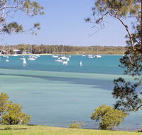 'Corlette Waterfront' 2/44 Danalene Parade - Waterfront Luxury WIFI Aircon Boat Parking - Accommodation Mooloolaba