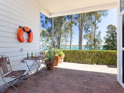 'Corlette Waterfront', 2/44 Danalene Parade - Waterfront Luxury, WIFI, Aircon, Boat Parking - Accommodation Mooloolaba 3