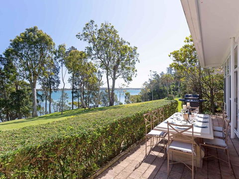 'Corlette Waterfront', 2/44 Danalene Parade - Waterfront Luxury, WIFI, Aircon, Boat Parking - Accommodation Mooloolaba 2