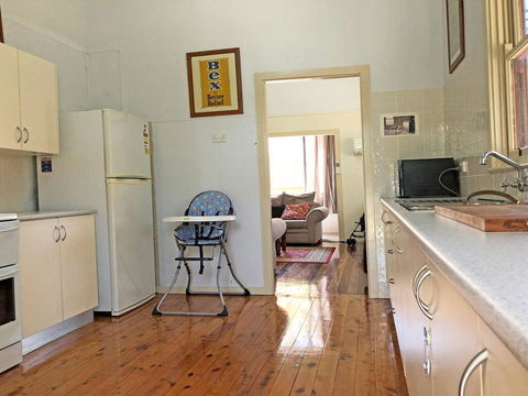 'Daves Place', 27 Rigney St - Holiday House With WIFI, Aircon & Boat Parking - Accommodation Mooloolaba 2