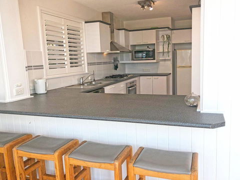 'Mooring One Downstairs', 23 Shoal Bay Rd - Fantastic Ground Floor Duplex With Views, WIFI And Air Conditioning - Accommodation Mooloolaba 2