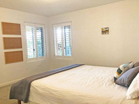 'Mooring One Downstairs', 23 Shoal Bay Rd - Fantastic Ground Floor Duplex With Views, WIFI And Air Conditioning - Accommodation Mooloolaba 3