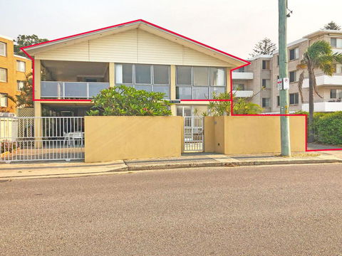 'Mooring Two Upstairs', 23 Shoal Bay Rd - Stunning Views, WIFI, Air Conditioning And Boat Parking - Accommodation Mooloolaba 0