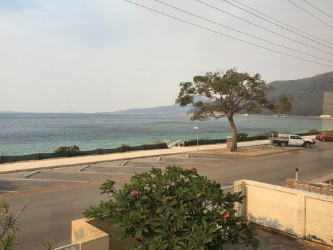 'Mooring Two Upstairs', 23 Shoal Bay Rd - Stunning Views, WIFI, Air Conditioning And Boat Parking - Accommodation Mooloolaba 2