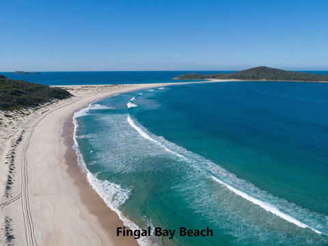 10 Garuwa Street - Fabulous Fingal - Accommodation Mooloolaba 3