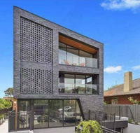 106 Modern Prestige 3-Storey New Establishment - Accommodation Mooloolaba