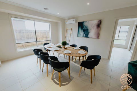 113, Balanchin Street Family Resort In Point Cook - Accommodation Mooloolaba 2