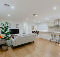 118 Refreshing 3BR Werribee Family House - Accommodation Mooloolaba