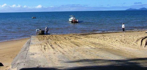 15 Robert Johnstone Parade - Accommodation Mooloolaba 2