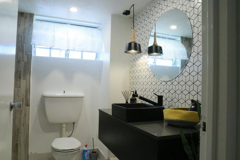 2 Bedroom Close To CBD - Accommodation Mooloolaba 2