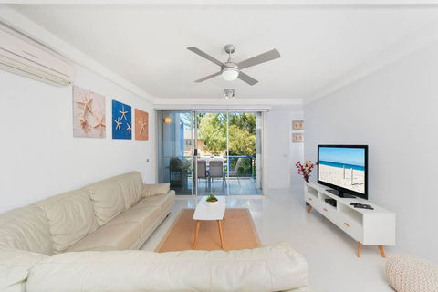 2 Cirrus - Accommodation Mooloolaba 2