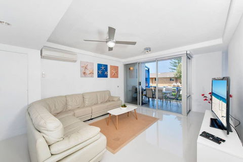 2 Cirrus - Accommodation Mooloolaba 1