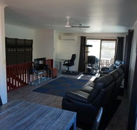 2-29 Rumbalara Avenue - Rainbow Beach Bring your dog or your cat or bring both Free Wi-Fi - Accommodation Mooloolaba