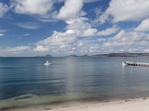 2/137 Soldiers Point Road - Luxury Unit On The Waterfront With Aircon And Free Unlimited Wi Fi - Accommodation Mooloolaba 2