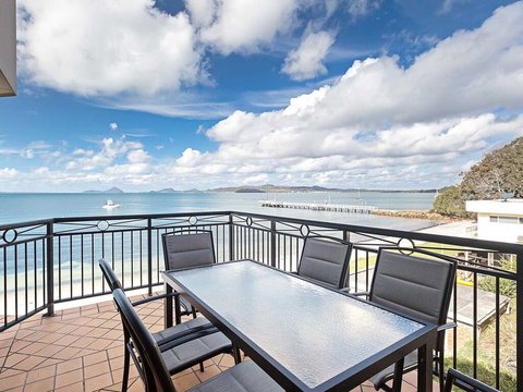 2/137 Soldiers Point Road - Luxury Unit On The Waterfront With Aircon And Free Unlimited Wi Fi - Accommodation Mooloolaba 0