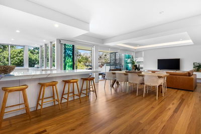 BEACH01- Mooloolaba Beachfront Apartment with Private Pool