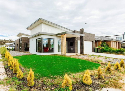 Bright And Chic House At Throsby With 4 Bedrooms - Accommodation Mooloolaba 3