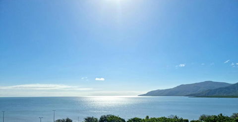 Cairns Ocean View Apartment - Accommodation Mooloolaba 1