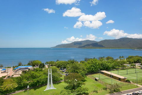 Cairns Ocean View Apartment - Accommodation Mooloolaba 0
