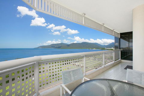 Cairns Ocean View Apartment - Accommodation Mooloolaba 2