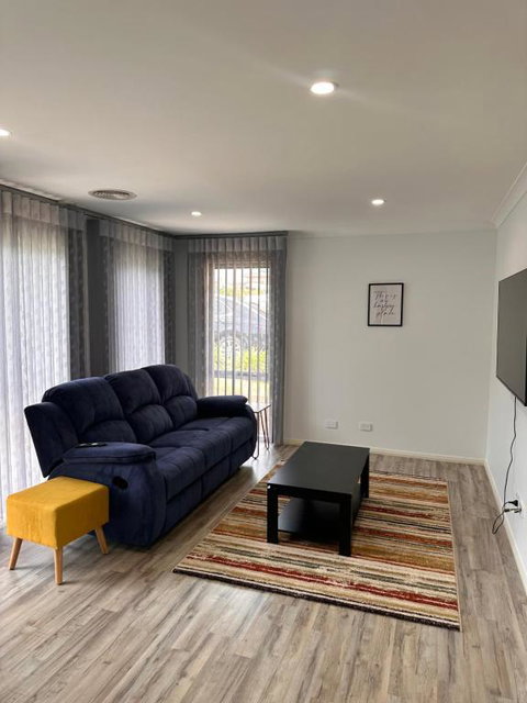 Canberra 3 Bedroom Home To Remember - Accommodation Mooloolaba 3