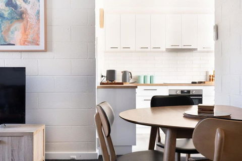 CBD Apartment By The Park: WiFi & Parking - Accommodation Mooloolaba 1