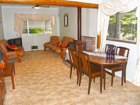 CHAP14C - Chapman Cottage - Accommodation Mooloolaba 2