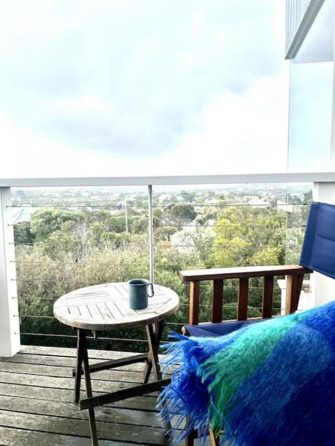 CLASSIC COASTAL ESCAPE Sensational Sea Views - Accommodation Mooloolaba 3