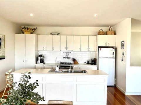 CLASSIC COASTAL ESCAPE Sensational Sea Views - Accommodation Mooloolaba 4