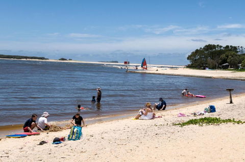 COASTAL ESCAPE@ The Cosmopolitan Unit 20806 - Accommodation Mooloolaba 2