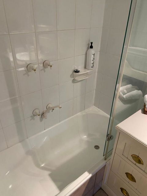 Creek Cottage Bed And Breakfast Traralgon - Accommodation Mooloolaba 4