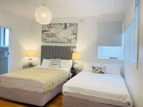 D132 Well Keep Secret Lake Home - Accommodation Mooloolaba 4