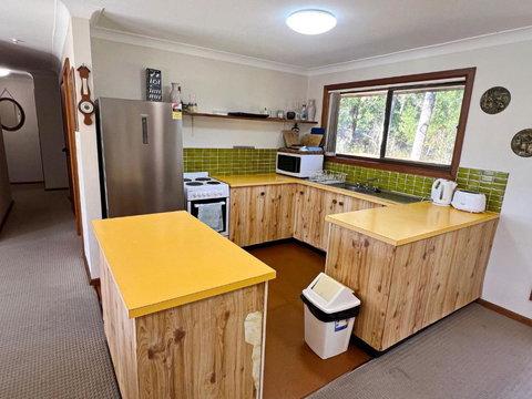 Dalesview Retreat - Bring Your Own Linen - Accommodation Mooloolaba 3