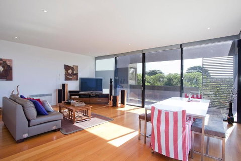 Debonair 1 - Accommodation Mooloolaba 3